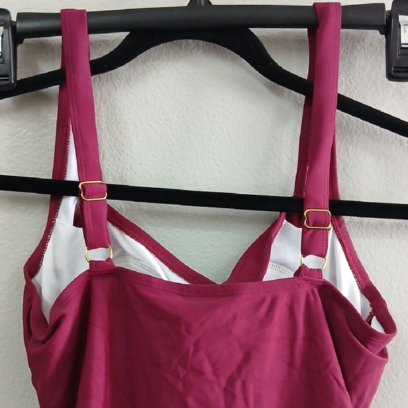 NWT Hilor Elegant Magenta One-Piece Swimsuit Size 14 - Picture 5 of 7